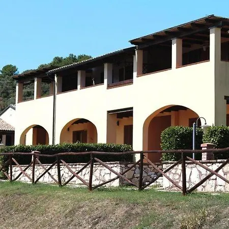 Апартаменты Le Corti Di Montepitti,