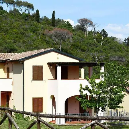 Апартаменты Le Corti Di Montepitti,